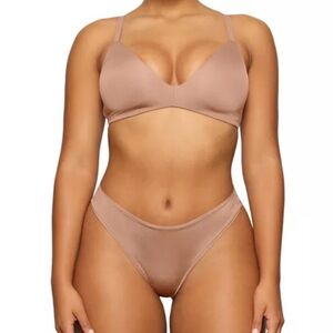 SKIMS wireless form tshirt bra in OCHRE